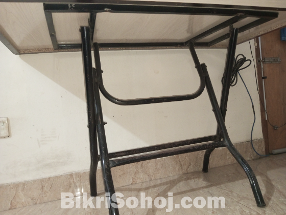 কাস্টমাইজড ফোল্ডিং হেভি ওয়েট হার্ডবোর্ড টেবিল